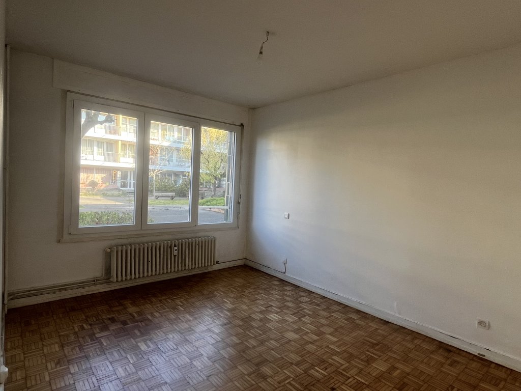 APPARTEMENT T4 A LOUER - CHAMBERY - 97.09 m2 - 1 293 &euro; charges comprises par mois