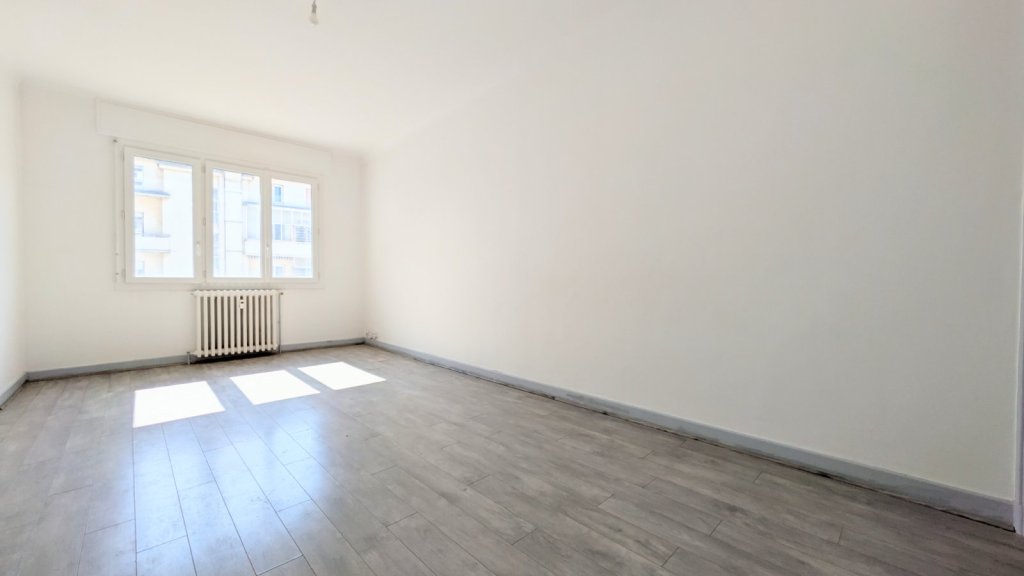 APPARTEMENT T4 - CHAMBERY - 65.72 m2 - VENDU