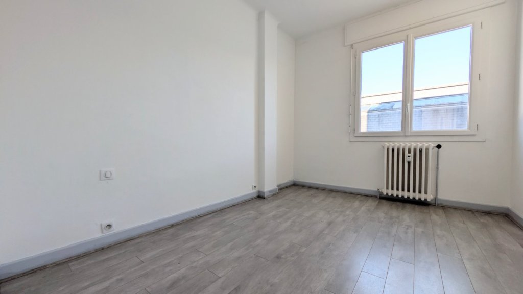 APPARTEMENT T4 - CHAMBERY - 65.72 m2 - VENDU