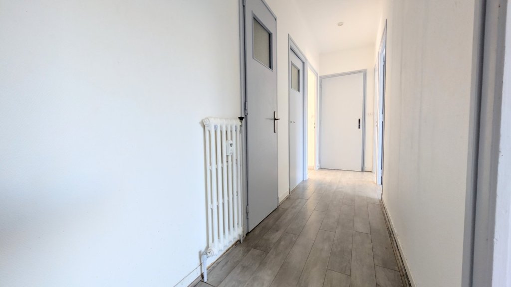 APPARTEMENT T4 - CHAMBERY - 65.72 m2 - VENDU
