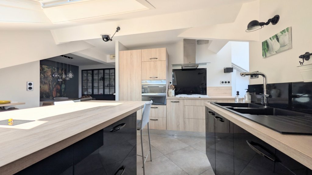 APPARTEMENT T4 A VENDRE - CHAMBERY - 84.3 m2 - 380 000 &euro;