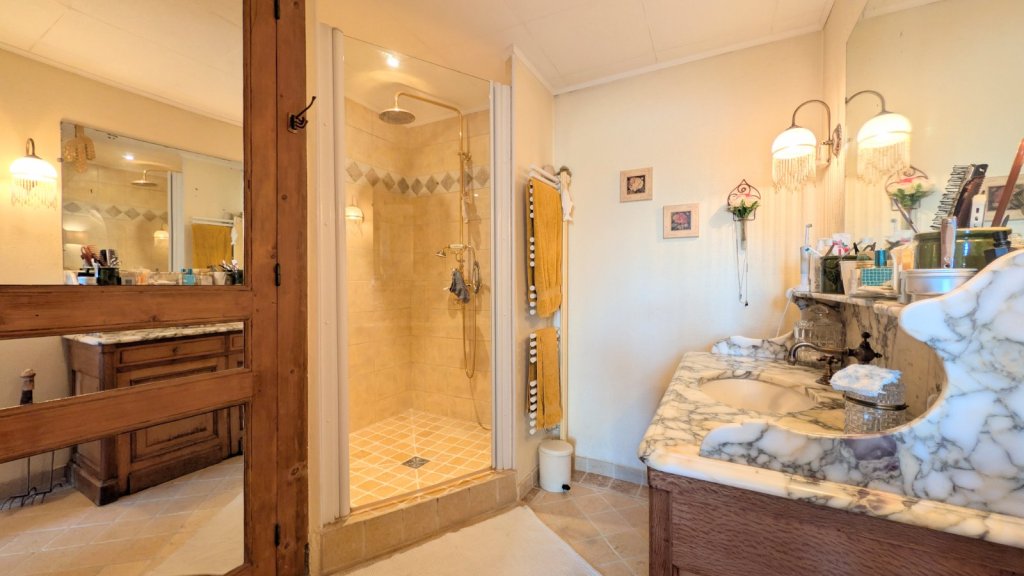 APPARTEMENT T4 A VENDRE - CHAMBERY - 84.3 m2 - 380 000 &euro;